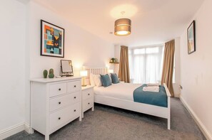 2 bedrooms, iron/ironing board, free WiFi, bed sheets - Ground Floor Garden Apartment Walpole Bay Margate (Cliftonville)