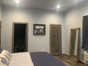 1 bedroom, bed sheets