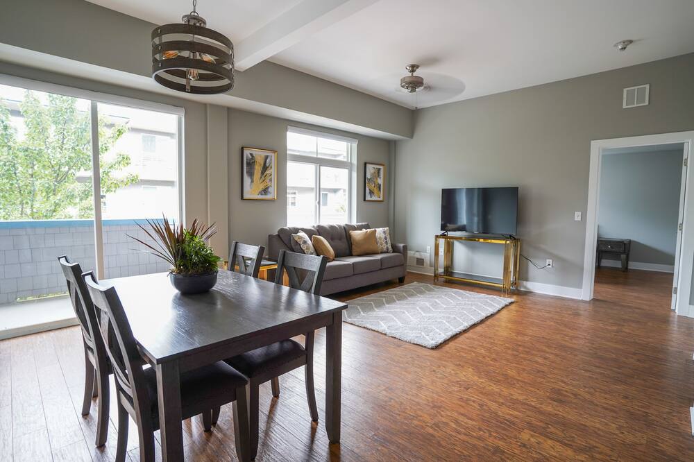 New 1-Bedroom condo with great location!!