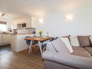 Cottage | Living area