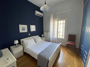 2 makuuhuonetta, työpöytä, ilmainen Wi-Fi, vuodevaatteet