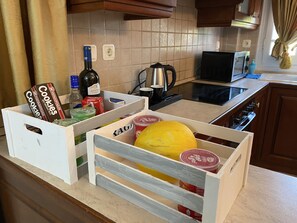 Refrigerador, microondas, horno y lavavajillas