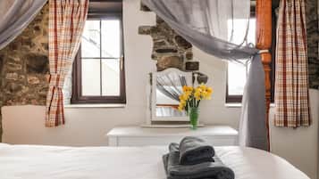 1 habitación, decoración personalizada y muebles diferentes