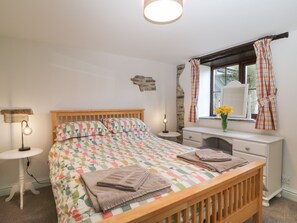 Cottage | 2 bedrooms, individually decorated, individually furnished, free WiFi - Greenfinch (Holsworthy)