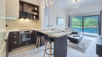 Fridge, microwave, oven, stovetop