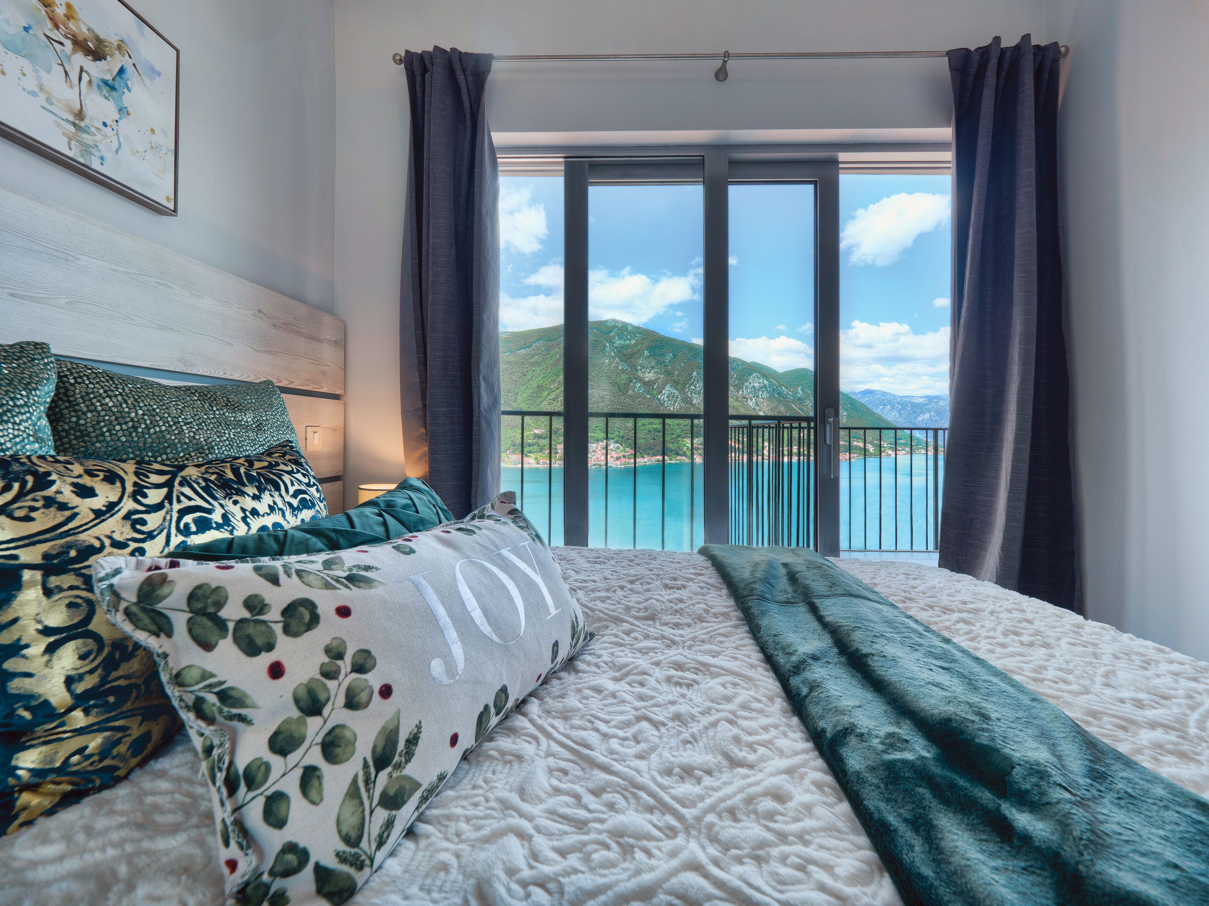 2 bedrooms, iron/ironing board, travel cot, free WiFi