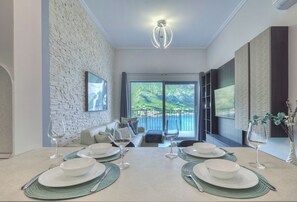 TV - Luxurious Apartment with Captivating Majestic View (Dobrota)