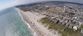 
Luxury Atlantic Beach Retreat-2 Masters-Pool-Steps to Ocean-Restaurants & Bars