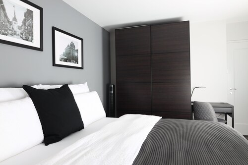 Armotti Friedheim 1 Bedroom + Guest Bedroom/Office