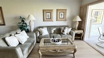 TV connectée, livres, imprimantes