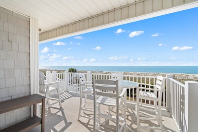 "Waters Edge 433-B" - Oceanfront Condo w/ Community Pool, 2 Bedrooms / 2 Bathrooms