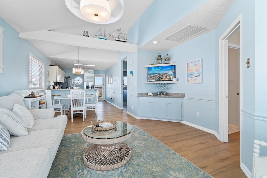 "Waters Edge 433-d" - Oceanfront Condo W/ Community Pool, 2 Bedrooms / 2 Bathrooms - Holden Beach, NC