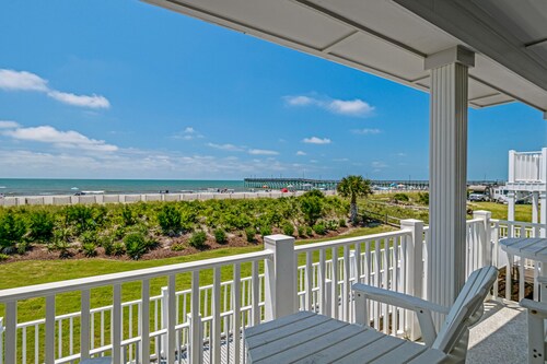 "Waters Edge 433-D" - Oceanfront Condo w/ Community Pool, 2 Bedrooms / 2 Bathrooms