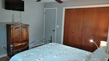 1 Schlafzimmer, Reisekinderbett, kostenloses WLAN, Bettwäsche