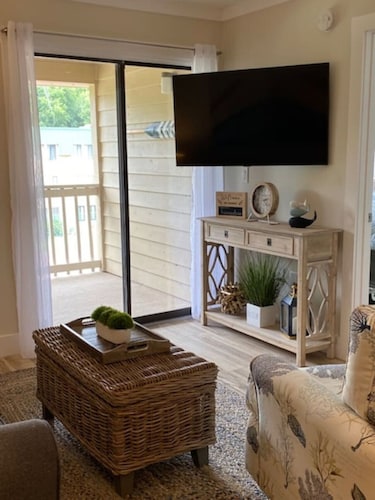 Beachfront Complex - 3 Pools & Tennis - King Bed