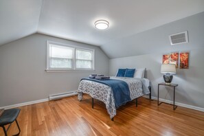 5 室のベッドルーム、アイロン / アイロン台、WiFi (無料)、ベッドシーツ