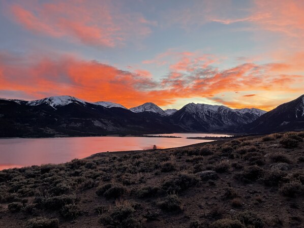 Exterior - Breath Taking Views (Twin Lakes)