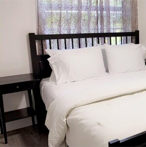 2 bedrooms, desk, iron/ironing board, free WiFi