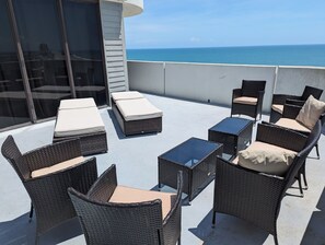 Terrace/patio - Amazing 2 Story Oceanfront Penthouse (Daytona Beach)