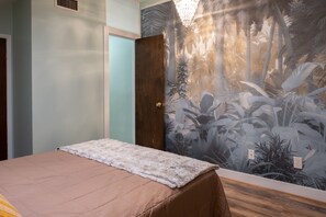 2 soverom, strykejern/-brett, reiseseng for barn og wi-fi (inkludert)