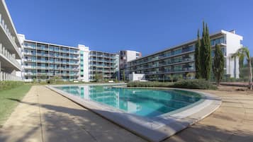 Piscina coperta, piscina all'aperto