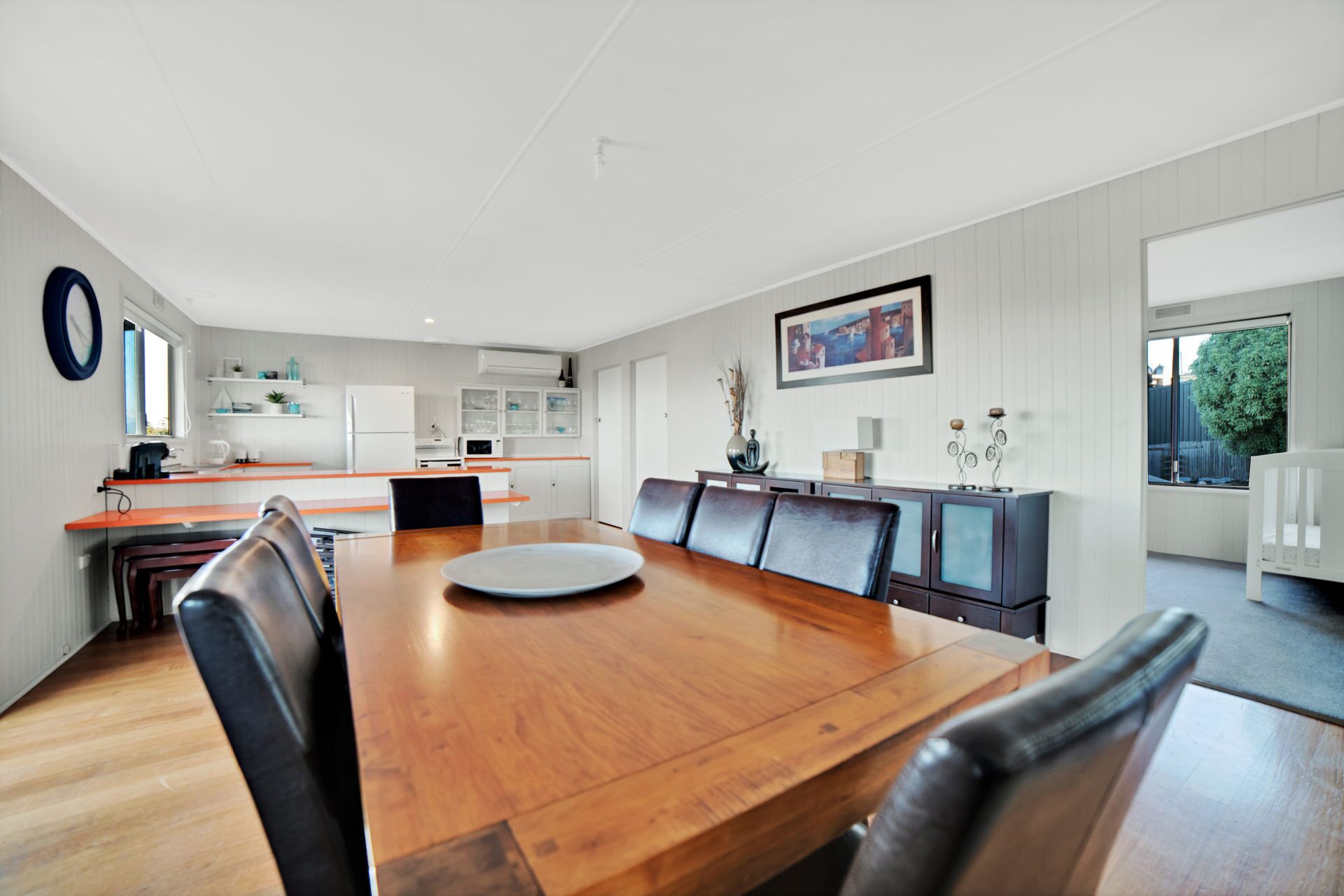 Spoil yourself in this centrally located beach house overlooking the vast... — image 3
