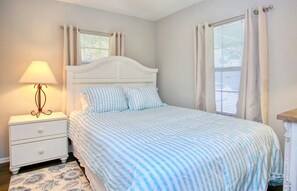 3 soverom, strykejern/-brett, reiseseng for barn og wi-fi