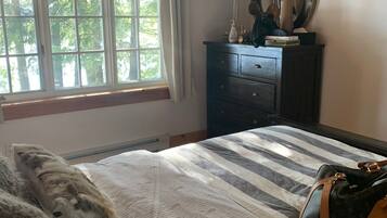 3 bedrooms, desk, free WiFi, bed sheets