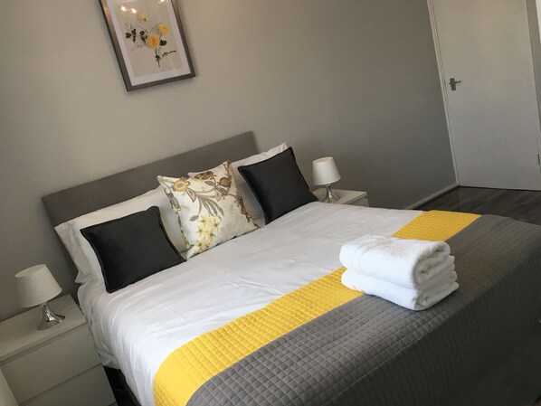 3 bedrooms, iron/ironing board, WiFi, bed sheets