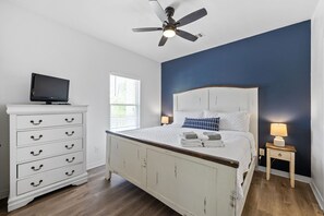 4 室のベッドルーム、アイロン / アイロン台、WiFi (無料)、ベッドシーツ