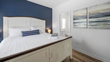 4 slaapkamers, een strijkplank/strijkijzer, gratis wifi, beddengoed