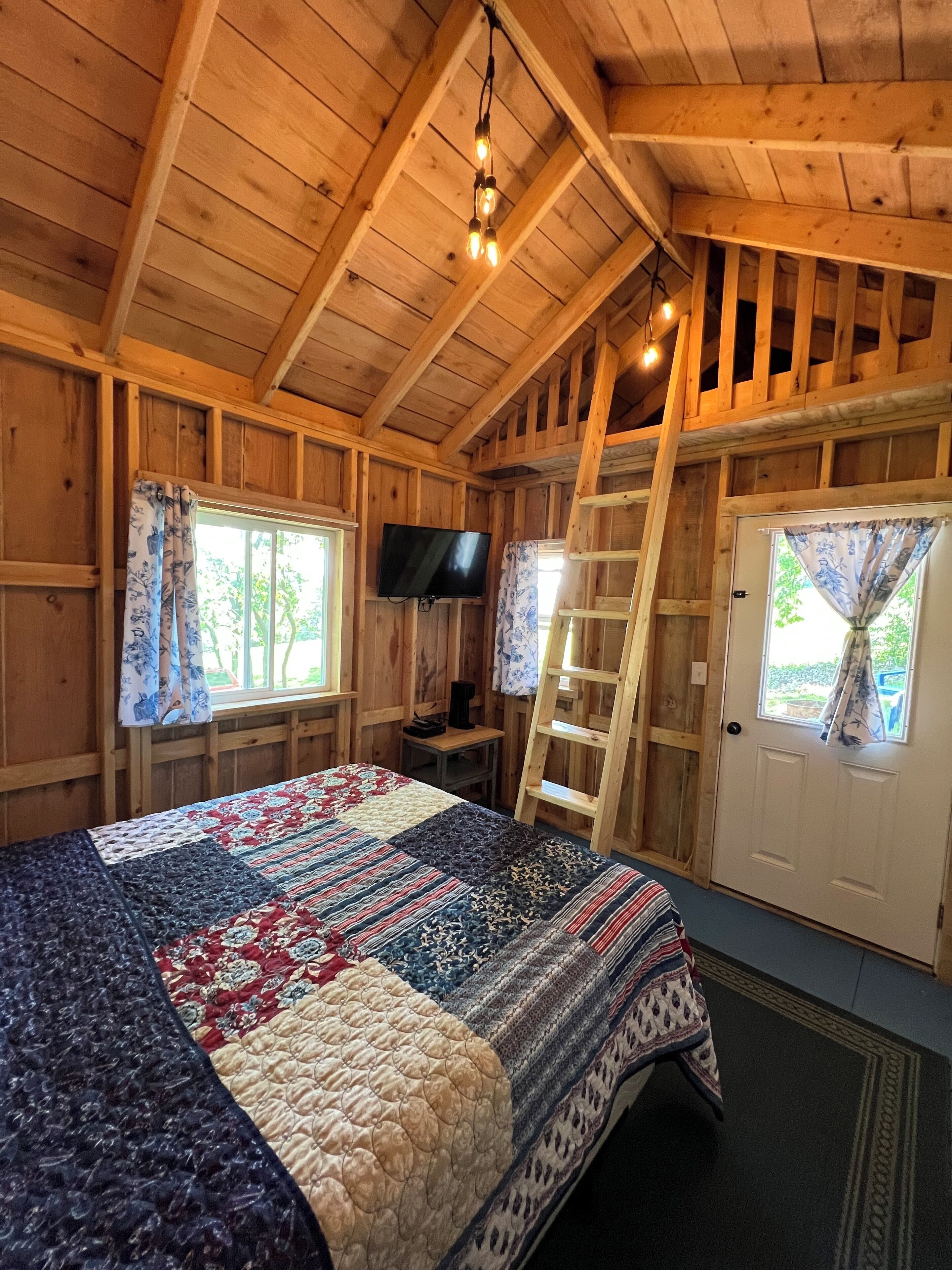 1 bedroom, bed sheets