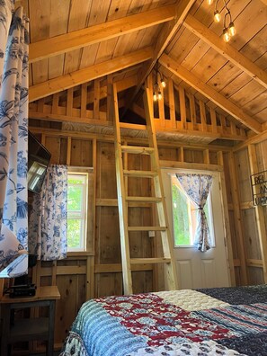 1 bedroom, bed sheets - Way Up Acres and Lodging (Gap Mills)