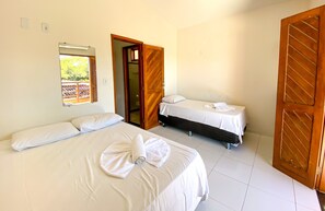1 chambre, fer et planche à repasser, Wi-Fi gratuit, draps fournis