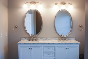 Interior - Annapolis House (Annapolis)