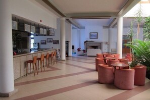Bar (on property) - Santa Maria Hotel (Vila do Porto)