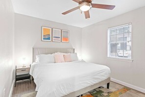 2 bedrooms, desk, iron/ironing board, WiFi