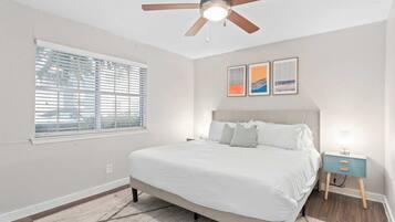 2 bedrooms, desk, iron/ironing board, WiFi