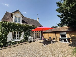Outdoor dining - Gîte la Pahèserie (Esvres-sur-Indre)