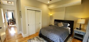 2 dormitorios, tabla de planchar con plancha, wifi gratis y ropa de cama