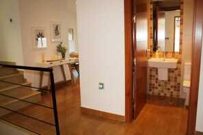 Bathtub, jetted bath, hair dryer, bidet - Taza DE Plata A (Huétor Vega)