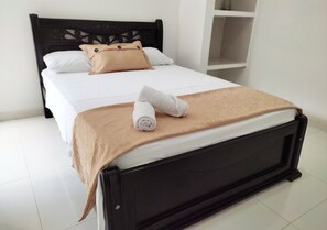 Standard Quadruple Room | Free WiFi, bed sheets - Eco Hostal Manakin Tayrona (Santa Marta)