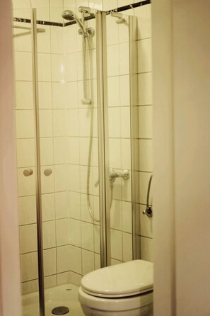 Bathroom - dat Landhuus Appartements (Oyten)