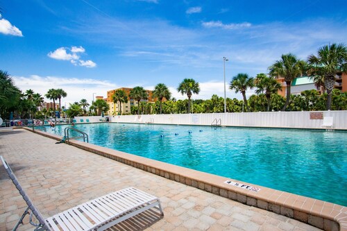 Belleview Gulf Studio/Steps away from BEACH (378)