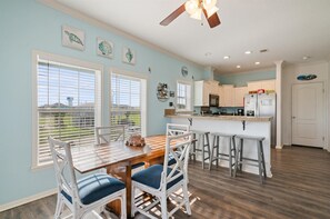 Dining - Charming Beach Cottage! Dogs Ok. Hot Tub, Cargo Lift, one mile to the Beach. (Crystal Beach)