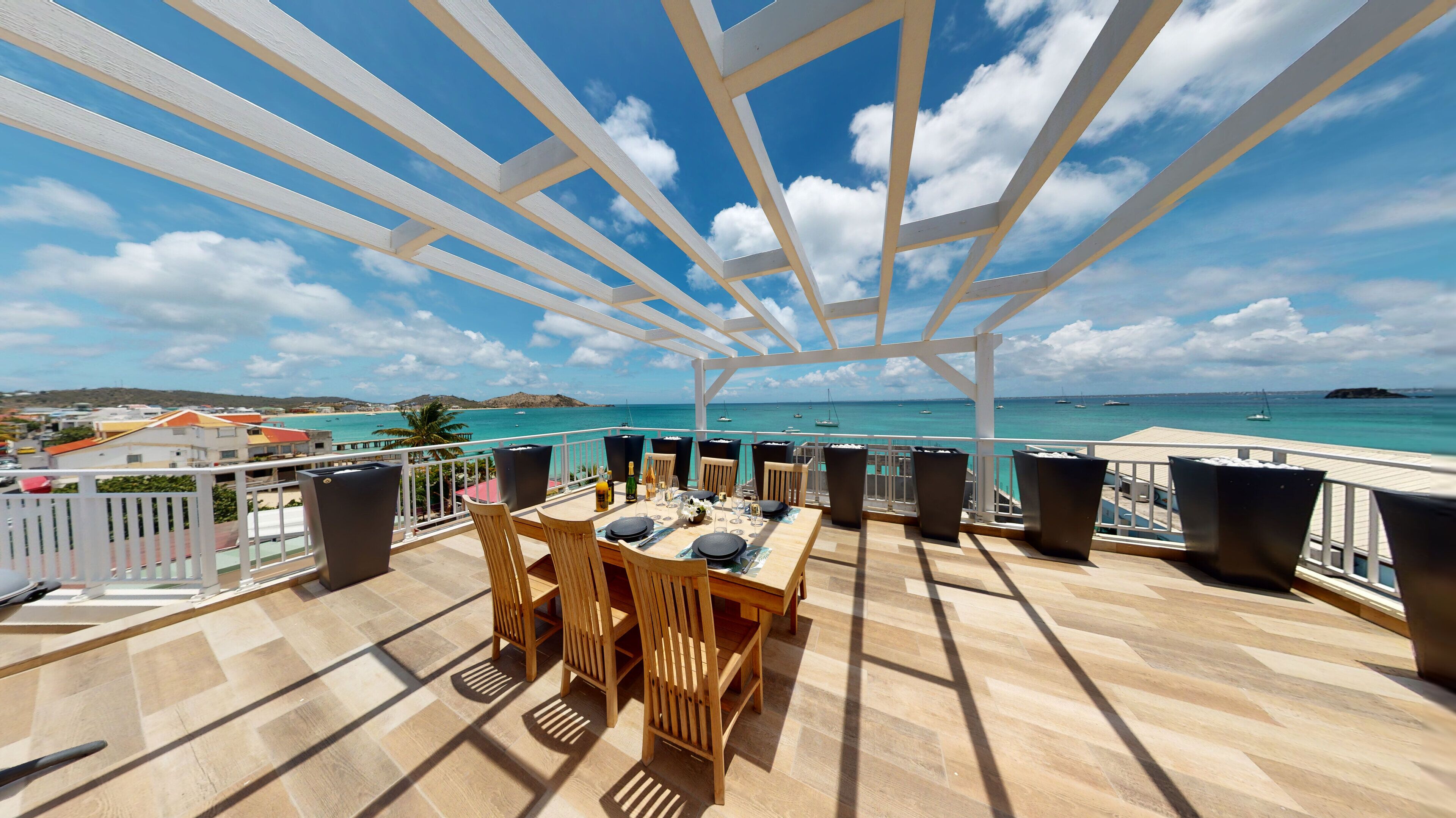 Walee Beach Penthouse 2 br top roof in Grand Case, Saint Martin