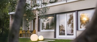 Villa dei Lauri - lake-view villa with swimming pool