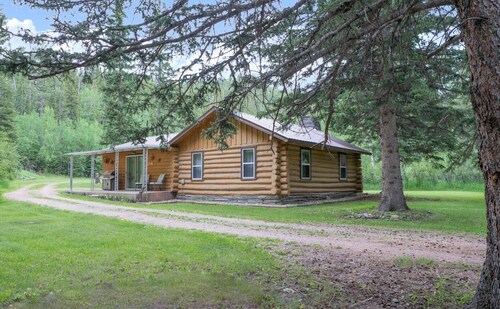 Rustic Roost Log Cabin  | 1 Bed, 1 Bath