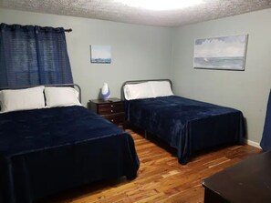 4 bedrooms, iron/ironing board, free WiFi, bed sheets