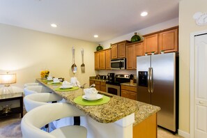 Private kitchen - Wonderful property 4 bed, 3 bath with private pool, 7 miles from Disney parks! (Kissimmee)